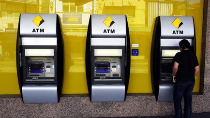 50 години по въпроса за парите като банкомат