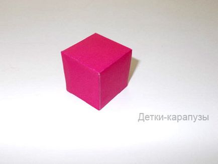 Направете куб за цветна хартия или картон, деца, дете