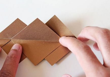 Как да направите венец от картон с ръцете си