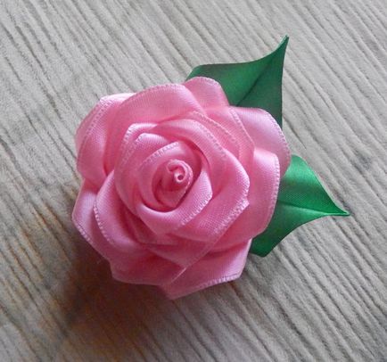 Как да си направим една роза, изработена от плат с ръцете си стъпка по стъпка майсторски клас с видео