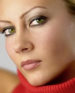 Красив грим за зелени очи, искал да подчертае естествената красота (зелен) Красив грим за зелени очи, искал да подчертае естествената красота