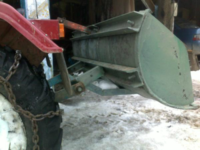 Blade за мотоблок - оръдия за сняг и сняг разчистване на оборудване за дома и градината