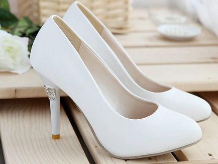 Обувки за сватбена рокля за булката