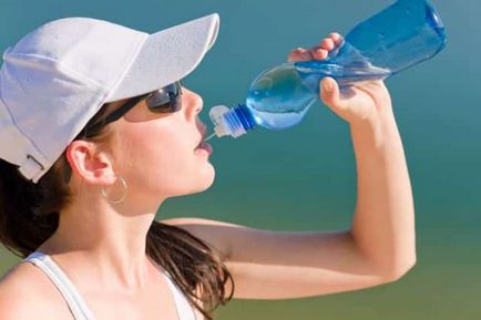 6 Тайните на бутилирана вода, които трябва да знаете