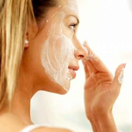 8 Най-ефективният избелване на маски за лице у дома
