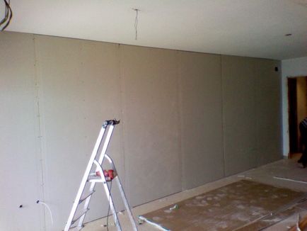 Бързо ремонт или гипсокартон залепени на стената