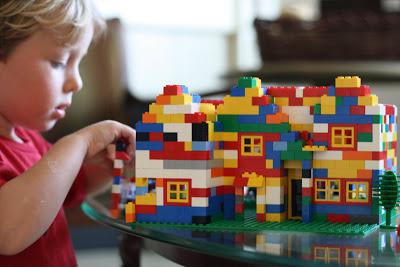Какво може да бъде изградена от Лего идеи и възможности
