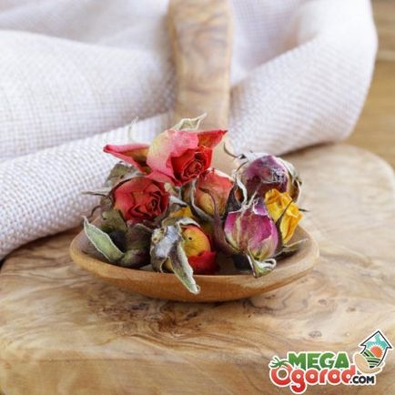 Какво може да се направи от сушени рози - украса за интериора на дома и градината