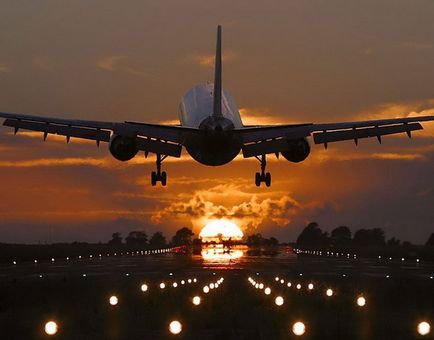 Какво е най-ниско разходни предимства и недостатъци на нискобюджетните авиокомпании