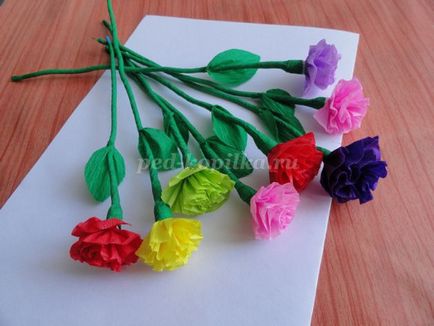 Цветя от креп хартия със собствените си ръце