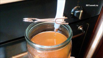 Готвене вкусни ябълков сок за зимата у дома с или без sokovarkoy