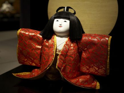 Информация за японски кукли кратко съобщение