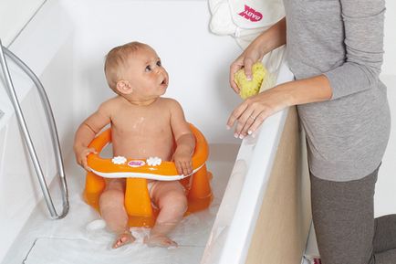 Колко често да се къпе новородено бебе