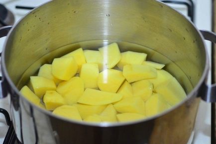 Как и защо да се накисва картофите преди готвене