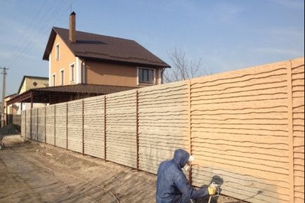Как да рисувате бетонната ограда подготовка, процеса и производители