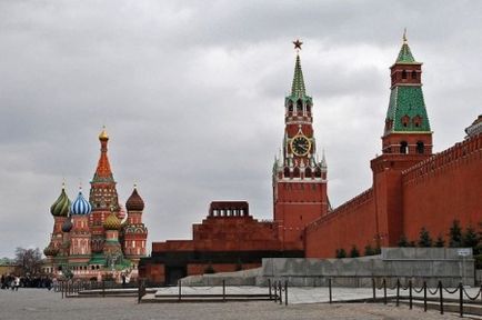 Как най-добре да стигнем до Червения площад в Москва