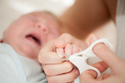 Как да се намали вашите нокти новородени препоръки и функции
