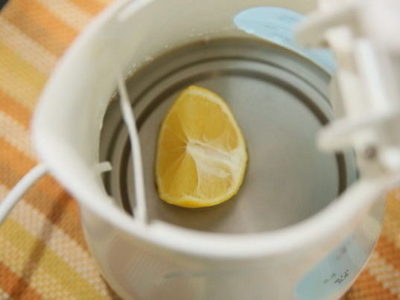 Както е ясно от каната чрез мащабиране оцет, сода, лимонена киселина