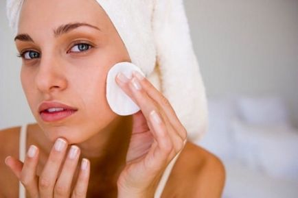 Как да се почисти лицето си начало средства за черни петна и възрастови петна