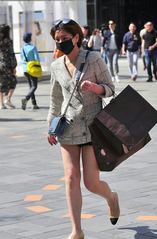 Как да се носят модни жени по улиците на Пекин това лято
