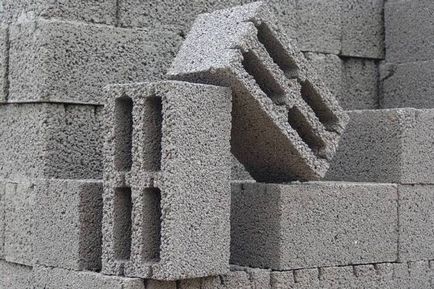 Как да си построи къща от собствените си ръце, за да блокират