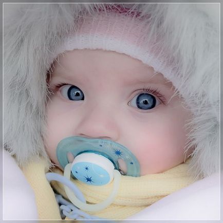 Как да носите новородено бебе на разходка през зимата