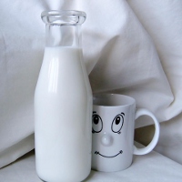 Как да проверите естествено мляко