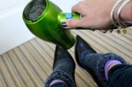 Как да се простират и лачени обувки спрей за разтягане на обувки