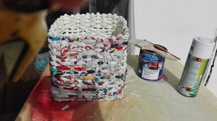 Как да си направим кошница от стари вестници, което е сто пъти по-охладител за пазаруване