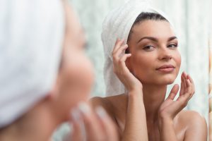 Как да направите своя собствена масаж на лице