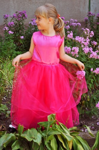 Как да шият рокля за бала в детската градина със собствените си ръце