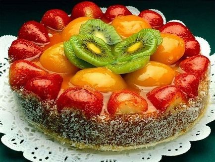 Как да се украсяват торта плодове
