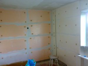 Как да се изолират стената в ъгъла в апартамента в къщата на панела
