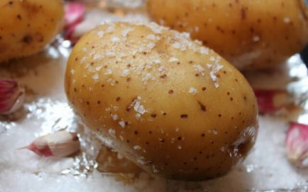Как да се пекат картофи на фурна