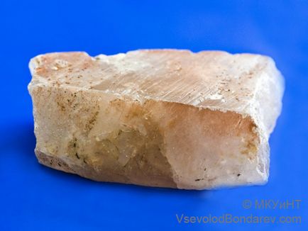 Селенит каменни характеристики и използва магически и лечебни свойства, поддръжка на минерални и