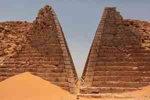Когато тя е построена на египетските пирамиди, полезна информация, невидимия свят