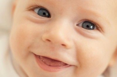 Когато новороденото започва да се усмихва съзнателно
