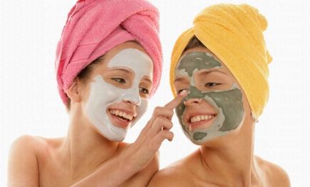 Козметични маски за лице за грижа за кожата в рецептите на домакините и преглед