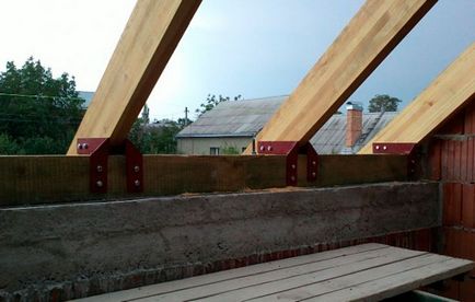 Фиксирането на греди греди инсталация на покрива, начини на свързване