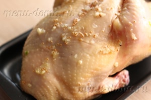 Пиле, печени цяло в рецептата фурна със снимка