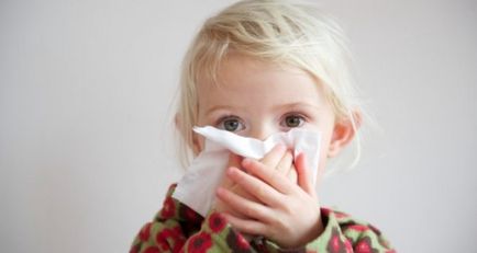 Barking кашлица с температура на дете, отколкото за лечение на основните причини за заболяването
