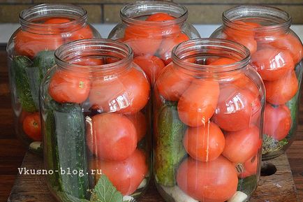 Кисели краставички и домати Асорти