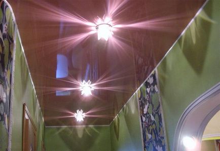 Опънати тавани в коридора, отколкото до край, който да избере дизайн, фото и видео примери