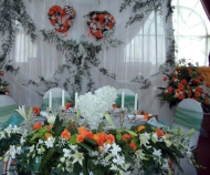 Осъществяване сватбена маса булката и младоженеца снимка 100