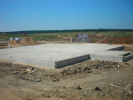 Основата на избата - изграждане на пода в мазето на частна къща (самостоятелен) Основата на избата - изграждане на пода в мазето на частен дом