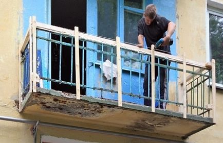 Довършителни балкон сайдинг с ръцете си монтират технология