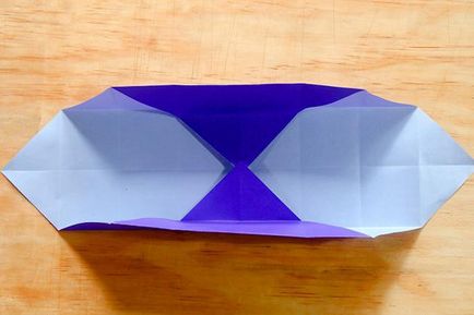 Стъпка по стъпка ръководство за това как да се направи една кутия с хартия