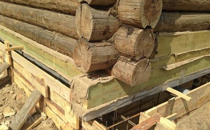 Ремонт на дървени къщи заменя долните ръбове