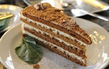Рецепти проста торта в multivarka, тайни съставки и избор