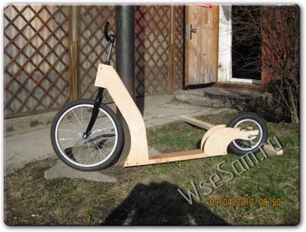 Домашна скутер, изработени от дърво - всичко от себе си - сайт на Homebrew и домашно приготвени продукти